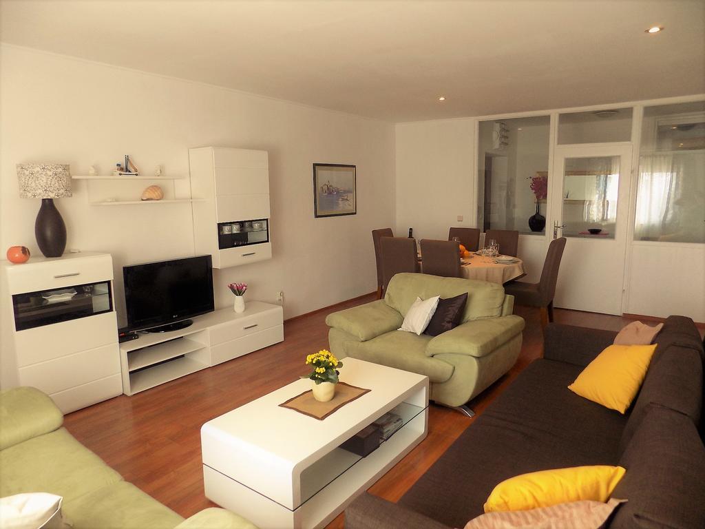 Apartment Anamarija Njivice Kültér fotó